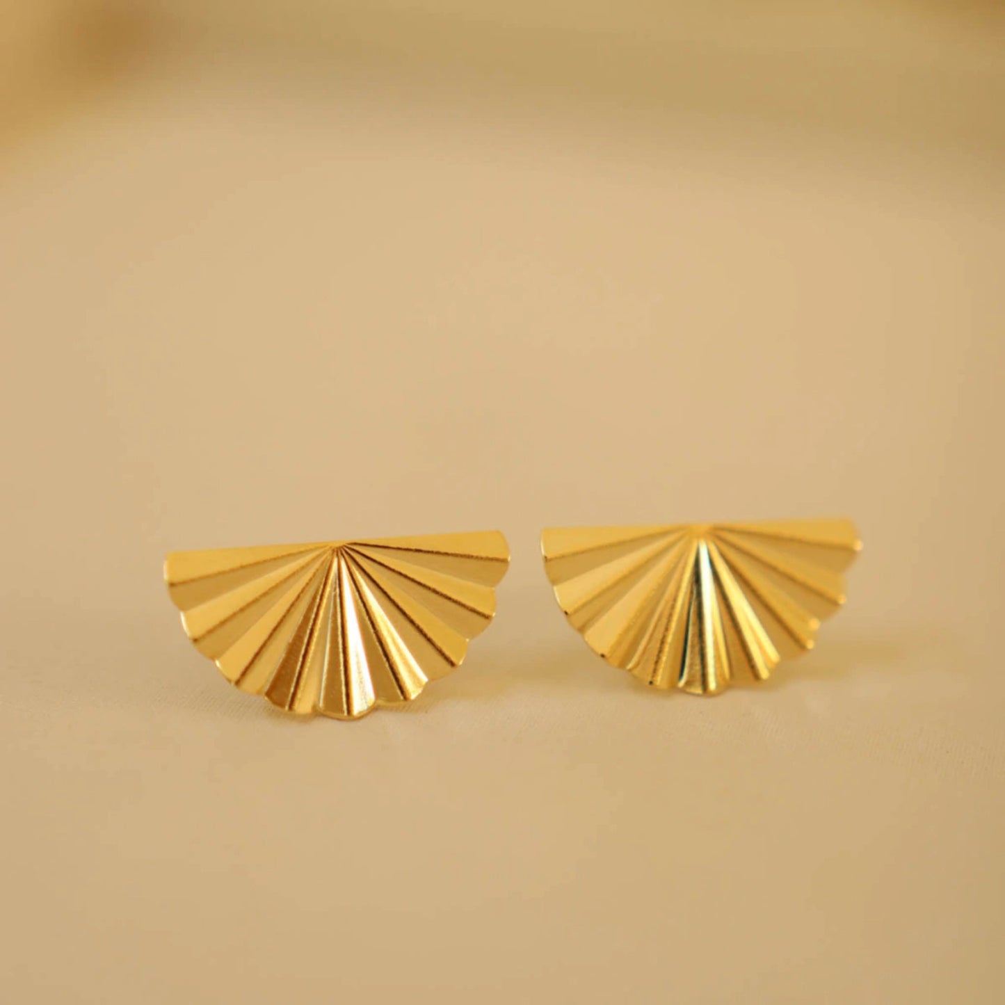 Boucles d’Oreilles Éventail Doré